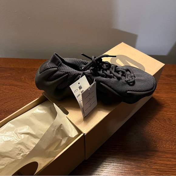 authentic yeezy 450 in utility black - Picture 2 of 5